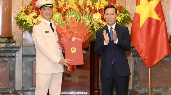 Chủ tịch nước trao quyết định thăng cấp bậc cho Thứ trưởng Nguyễn Duy Ngọc