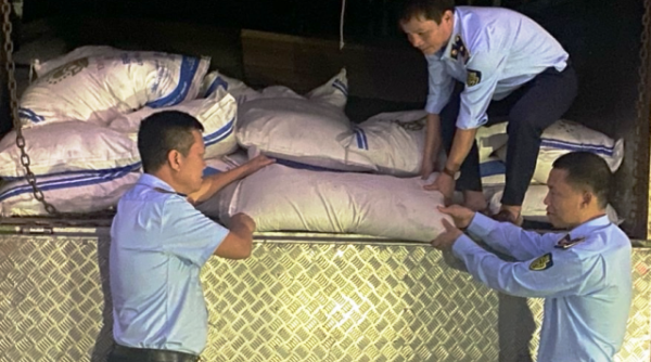 Hà Tĩnh: Bắt giữ hơn 5 tấn đường nhập lậu