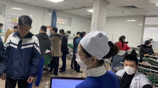 Nghệ An: Sập trần phòng học khiến nhiều học sinh bị thương nhập viện cấp cứu
