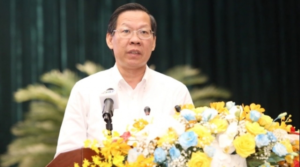 Chủ tịch UBND TP. Hồ Chí Minh ký 05 quyết định giao quyền xử phạt vi phạm hành chính cho Phó Chủ tịch 