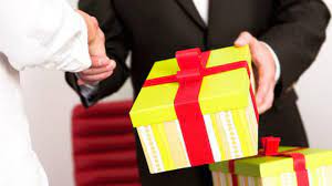 Làm gì để tặng quà trong dịp Tết không biến thành cơ hội để thực hiện các hành vi hối lộ, tham nhũng?