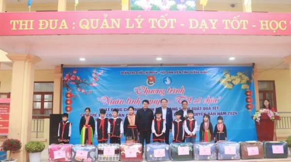 Quảng Ninh: Tỉnh đoàn trao tặng 5.000 suất quà Tết cho trẻ em có hoàn cảnh khó khăn nhân dịp Tết Nguyên Đán 2024