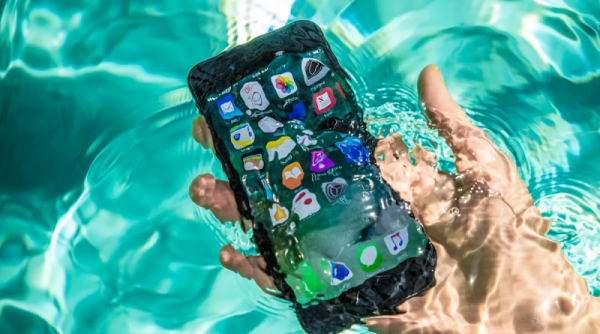 Apple dự kiến sản xuất mẫu iPhone sử dụng được dưới nước