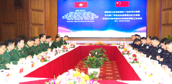 Biên phòng Lạng Sơn hội đàm với Chi đội Quản lý biên giới Sùng Tả, Trung Quốc