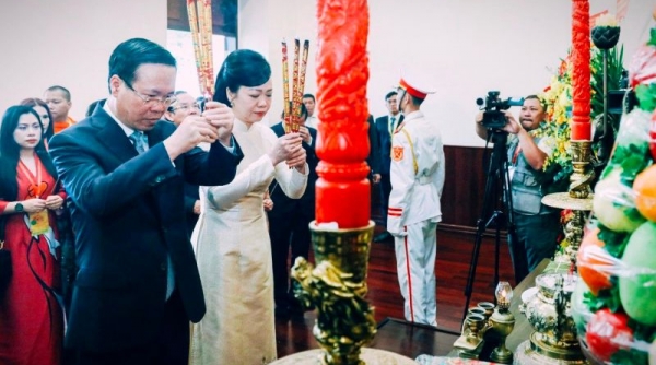 Chủ tịch nước Võ Văn Thưởng dâng hương, hoa tưởng niệm Chủ tịch Hồ Chí Minh và Chủ tịch Tôn Đức Thắng