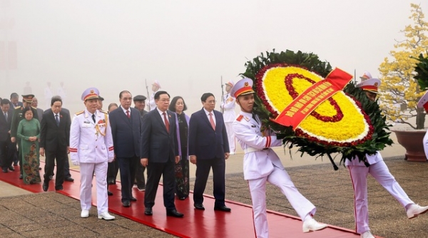 Lãnh đạo Đảng, Nhà nước vào Lăng viếng Chủ tịch Hồ Chí Minh nhân ngày thành lập Đảng