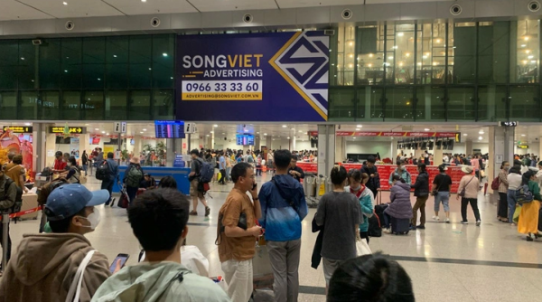 Lượng khách về sân bay Tân Sơn Nhất tăng cao kỷ lục, xác lập đỉnh mới Tết Giáp Thìn