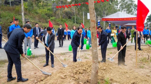 Bí thư Thành ủy Hải Phòng tham dự Lễ phát động Tết trồng cây Xuân Giáp Thìn năm 2024