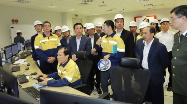 Bí thư Tỉnh ủy Thanh Hóa dự lễ ra quân sản xuất đầu xuân tại Nhà máy Nhiệt điện BOT Nghi Sơn 2