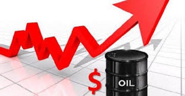 Giá xăng dầu hôm nay (2/3) bật tăng 2%