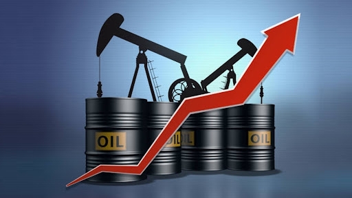Giá xăng dầu hôm nay 3/3: Tăng mạnh, lên mức cao nhất trong 4 tháng