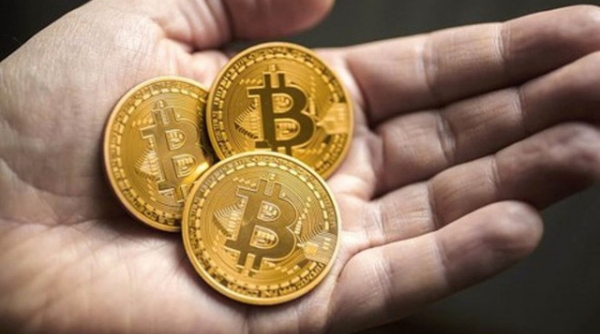 Bitcoin rớt giá khi “cơn sốt” tiền điện tử dần hạ nhiệt