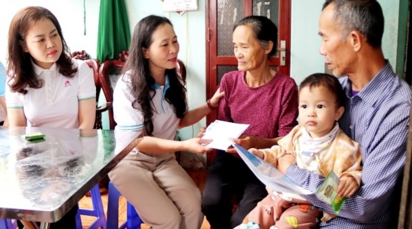 Thăm hỏi, trao kinh phí hỗ trợ cho trẻ mồ côi đặc biệt khó khăn tại Thanh Hóa