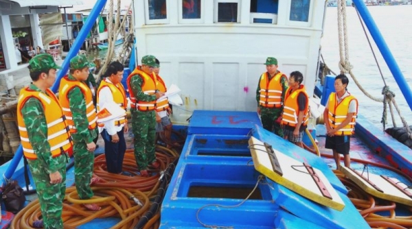 Biên phòng Cà Mau bắt giữ tàu chở 36.000 lít dầu DO không rõ nguồn gốc