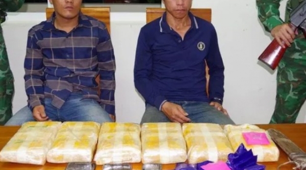 Nghệ An: Bắt 2 đối tượng vận chuyển 36.000 viên ma túy tổng hợp