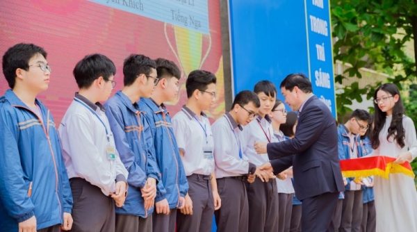 Quỹ Hỗ trợ phát triển tài năng Thành Nam trao thưởng học sinh đoạt giải trong các kỳ thi cấp quốc gia năm học 2023-2024
