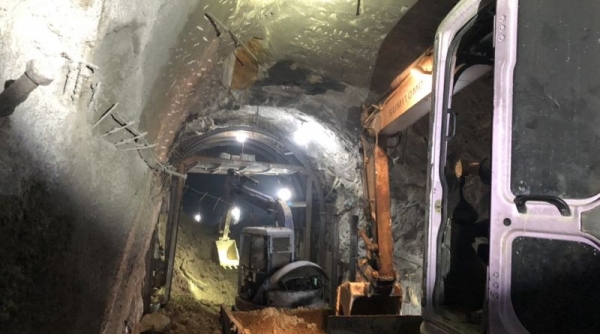 200 công nhân khắc phục sự cố sạt lở hầm đường sắt Đèo Cả