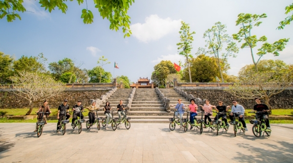 Công ty Gbike (Hàn Quốc) tài trợ xe đạp điện GCOO cho Trung tâm Bảo tồn Di tích Cố đô Huế