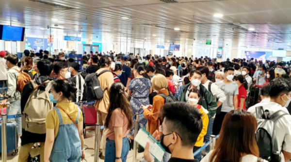 Sân bay Nội Bài và Tân Sơn Nhất đón hơn 200.000 khách ngày đầu nghỉ lễ