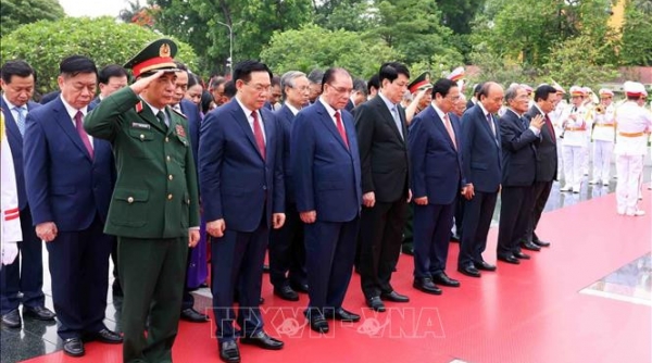 Lãnh đạo Đảng, Nhà nước viếng Chủ tịch Hồ Chí Minh và các Anh hùng Liệt sỹ