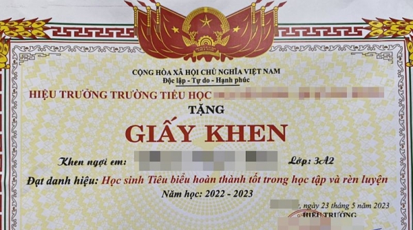 Hậu quả xấu từ việc đưa thành tích học tập của con trẻ lên mạng xã hội