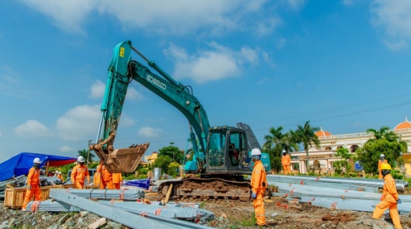 Công ty Điện lực Nam Định ra quân hỗ trợ thi công đường dây 500kV mạch 3