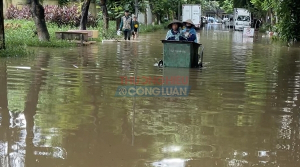 Hà Nội: Nhiều điểm “chìm sâu” trong biển nước