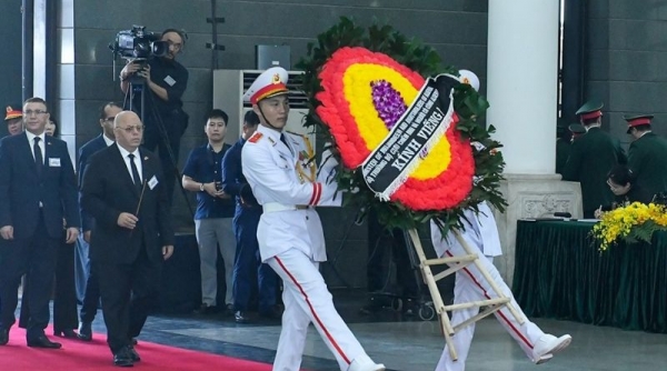 Nhiều đoàn khách quốc tế đến viếng Tổng Bí thư Nguyễn Phú Trọng