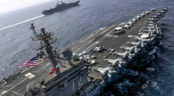 Siêu tàu sân bay USS Abraham Lincoln và các tàu khu trục hộ tống đã đến Trung Đông