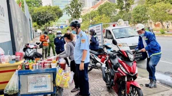 TP. Hồ Chí Minh xử lý các trường hợp lấn chiếm, sử dụng lòng đường, hè phố trái quy định