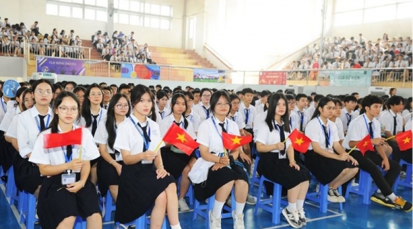 Học sinh Hải Dương tưng bừng khai giảng năm học mới