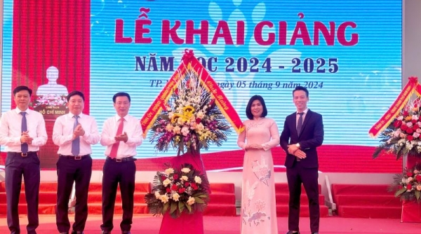 Lãnh đạo tỉnh Nam Định dự lễ khai giảng, chúc mừng năm học mới 2024 - 2025