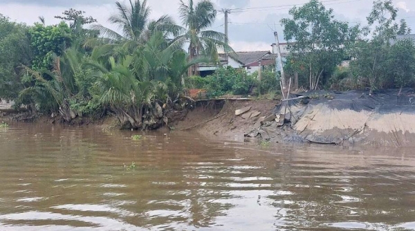 Long An công bố tình huống khẩn cấp sạt lở bờ sông Kênh Hàn