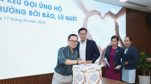 Tập thể Vietbank quyên góp hơn 700 triệu trong 120 phút của lễ phát động kêu gọi ủng hộ đồng bào