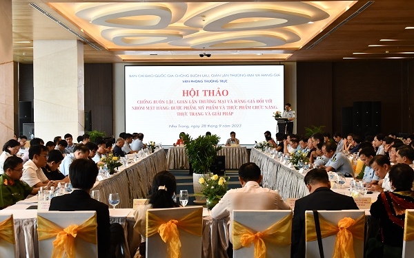 Hội thảo “Chống buôn lậu, gian lận thương mại và hàng giả đối với nhóm mặt hàng: Dược phẩm, Mỹ phẩm và thực phẩm chức năng