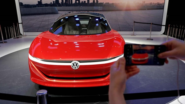 'Gã khổng lồ’ Volkswagen đầu tư 50 tỷ USD cho phát triển xe điện 'Gã khổng lồ’ Volkswagen đầu tư 50 tỷ USD cho phát triển xe điện