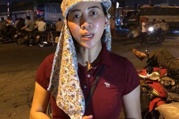 Hai phóng viên điều tra vụ 'bảo kê' chợ Long Biên bị dọa giết Hai phóng viên điều tra vụ 'bảo kê' chợ Long Biên bị dọa giết
