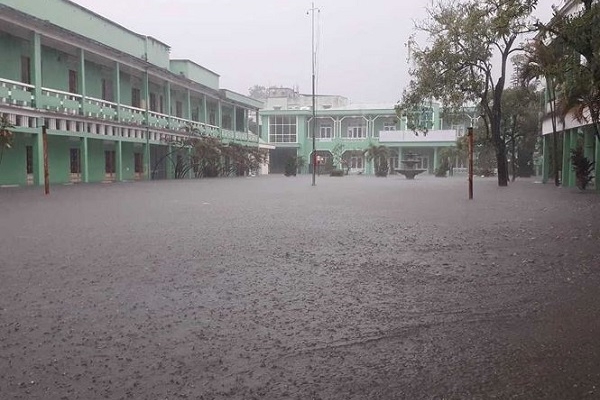 Hôm nay (10/12), học sinh ở Đà Nẵng, Quảng Nam và Quảng Ngãi được nghỉ học do mưa lớn Hôm nay (10/12), học sinh ở Đà Nẵng, Quảng Nam và Quảng Ngãi được nghỉ học do mưa lớn