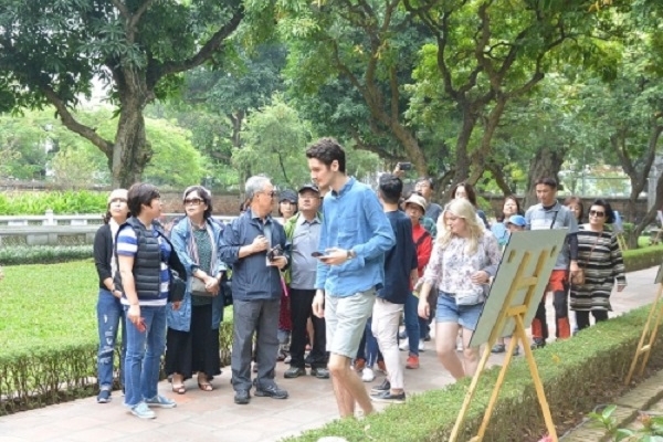 Hà Nội: Tổng thu khoảng 2.000 tỉ đồng từ khách du lịch trong dịp Tết Nguyên đán 2019 Hà Nội: Tổng thu khoảng 2.000 tỉ đồng từ khách du lịch trong dịp Tết Nguyên đán 2019