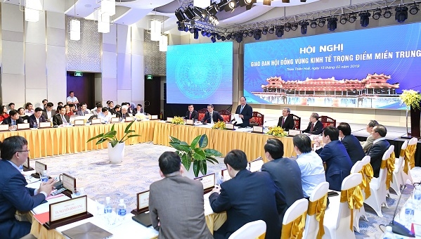 Thủ tướng họp giao ban Hội đồng Vùng kinh tế trọng điểm miền Trung Thủ tướng họp giao ban Hội đồng Vùng kinh tế trọng điểm miền Trung