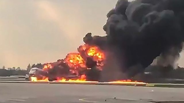 Nguyên nhân khả nghi khiến máy bay Nga lao thẳng xuống đường băng làm 41 người chết Nguyên nhân khả nghi khiến máy bay Nga lao thẳng xuống đường băng làm 41 người chết