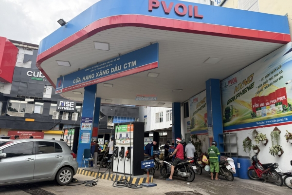 Giá xăng dầu hôm nay 16/8: Dầu thế giới tăng mạnh