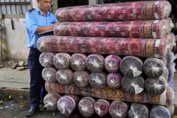 TP Hồ Chí Minh: Phát hiện hơn 1,2 tấn vải giả mạo nhãn hiệu Chanel