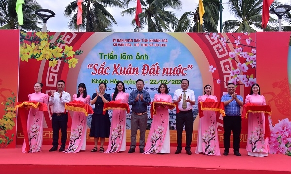 Khánh Hòa: Khai mạc triển lãm ảnh “Sắc xuân Đất nước và Hoạt động gian hàng tết - thuonghieucongluan.com.vn