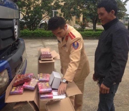 Thanh Hóa: Bắt giữ hơn 700 quả pháo đang trên đường đi tiêu thụ