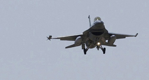 Mỹ không khích quân đội Syria, 62 binh sĩ thiệt mạng