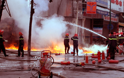 Tiềm ẩn nguy cơ cháy nổ do ‘ngõ nhỏ, phố nhỏ’