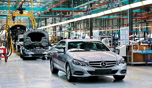 Phó Thủ tướng Trịnh Đình Dũng họp về ngành công nghiệp ô tô