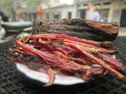Thịt Trâu gác bếp: Đặc sản núi rừng Tây Bắc - Hình 1