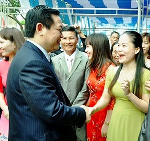 Phó Thủ tướng Vương Đình Huệ dự Ngày hội đoàn kết tại thị xã Cửa Lò